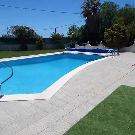 Spacious Lara Estoi With Heated Pool
