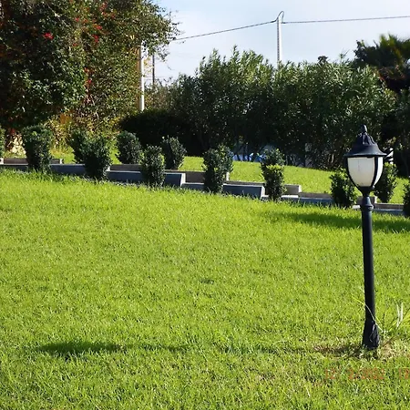 Spacious Lara Estoi With Heated Pool Vila