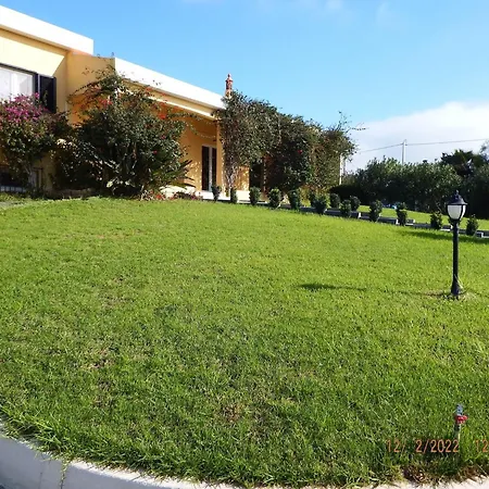 Vila Spacious Lara Estoi With Heated Pool