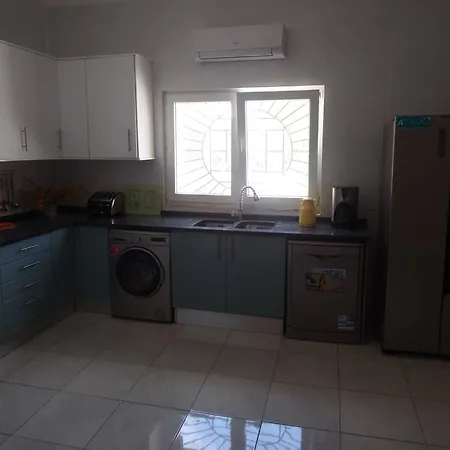 Spacious Lara Estoi With Heated Pool Villa *