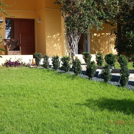 Spacious Lara Estoi With Heated Pool